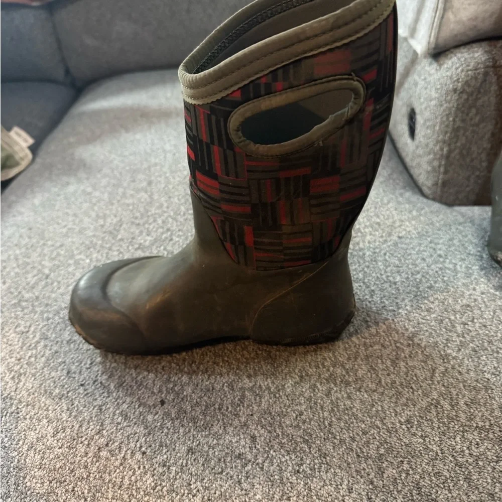 Bogs Kids Waterproof Rain Boots - Grey with Red/Black Pattern Size 4